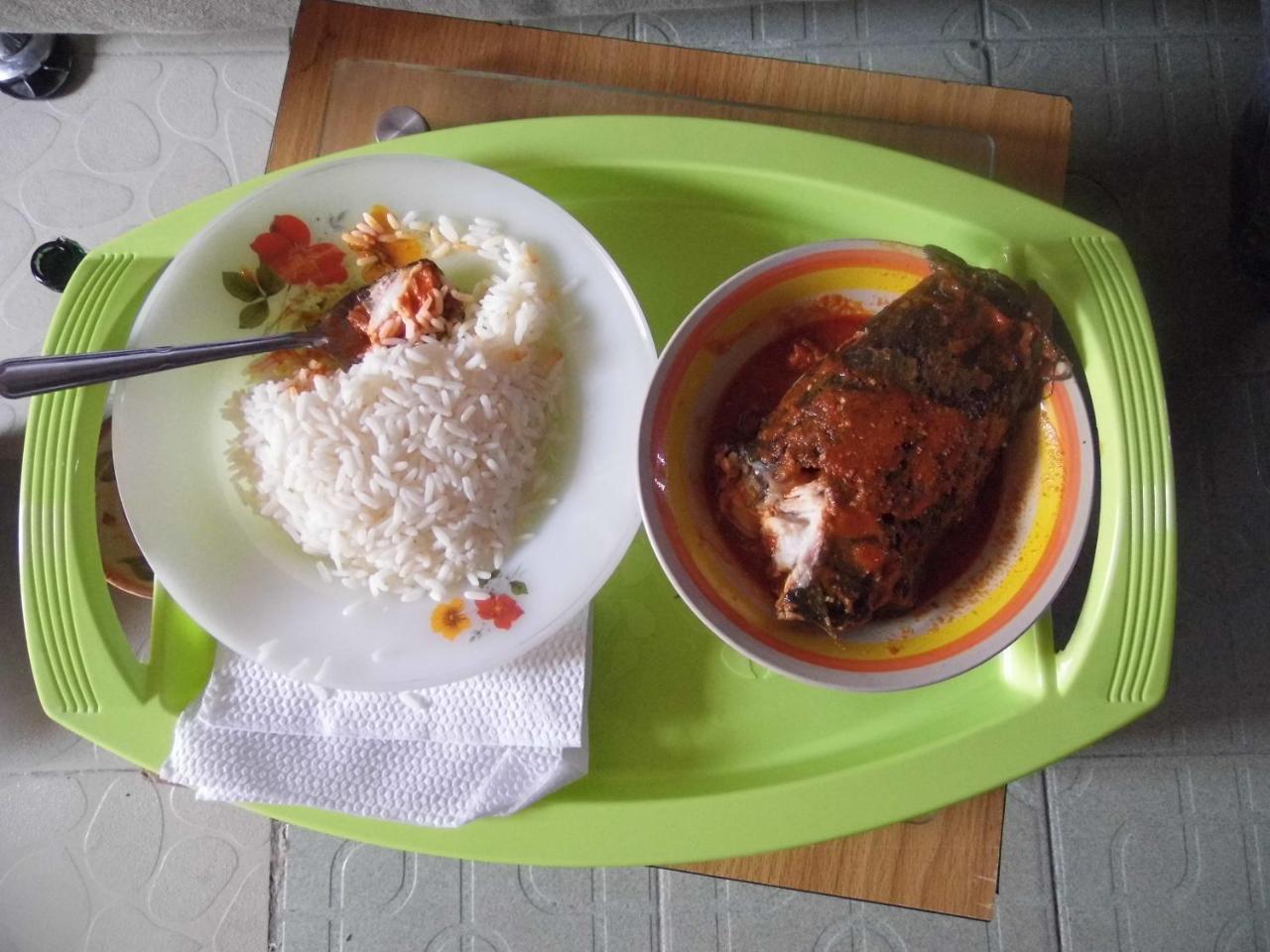 Legendary Inn & Lounge Bale Akiosi 外观 照片