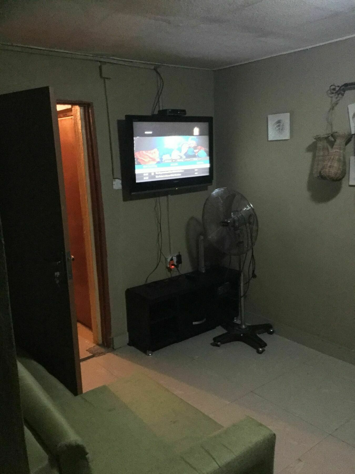 Legendary Inn & Lounge Bale Akiosi 外观 照片